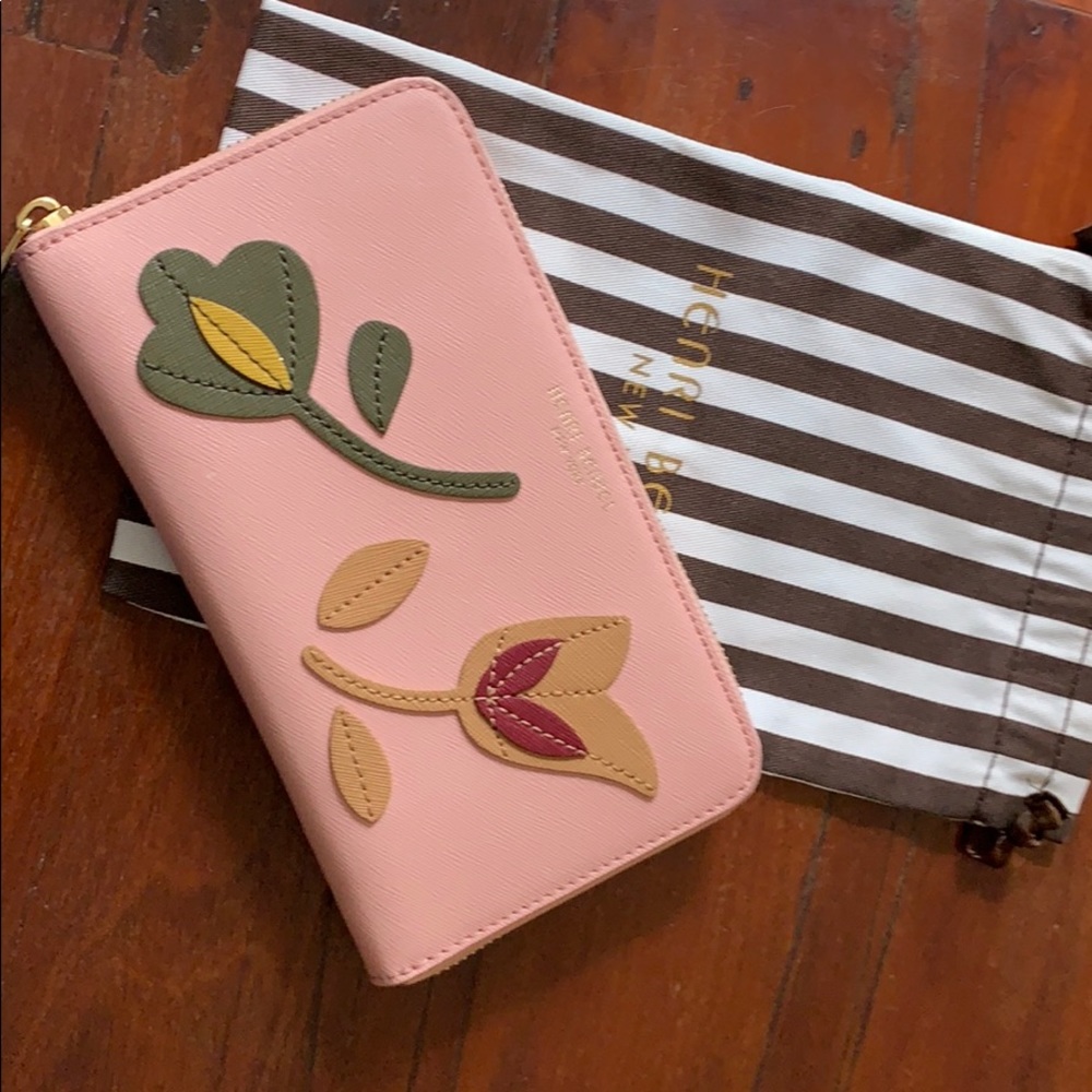 Henri Bendel zip wallet
